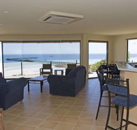 Cliff House Beachfront Villas - Sydney Tourism