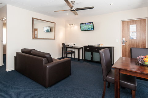 Comfort Inn & Suites Robertson Gardens - Sydney Tourism 4