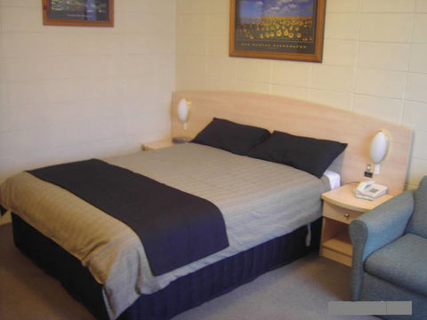 Cootamundra Gardens Motel - Sydney Tourism 0