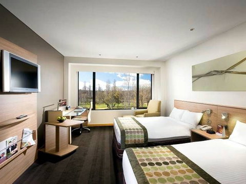 Crowne Plaza Canberra - Sydney Tourism 0