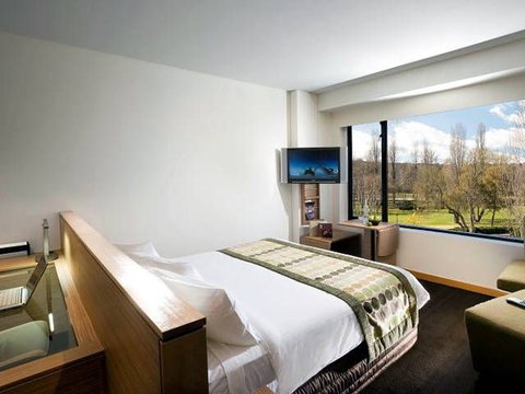 Crowne Plaza Canberra - Sydney Tourism 2