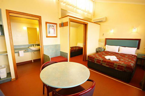 Downs Motel - Sydney Tourism 8