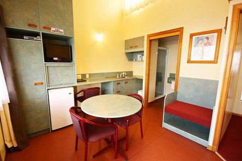 Downs Motel - Sydney Tourism 7