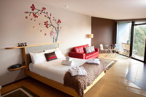 Eagle View Escape - Sydney Tourism 1