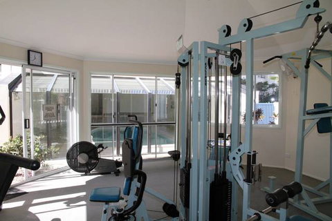 Hi Surf Beachfront Resort Apartments - Sydney Tourism 5