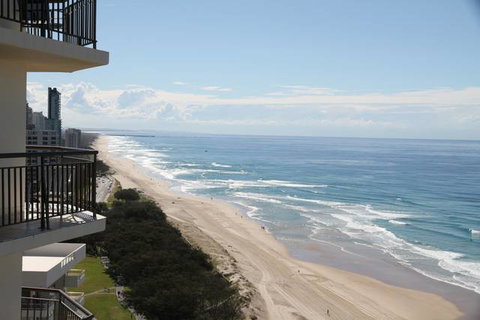 Hi Surf Beachfront Resort Apartments - Sydney Tourism 8