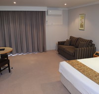Hilltops Retreat Motor Inn - Sydney Tourism