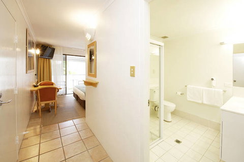 Lord Byron Resort - Sydney Tourism 3