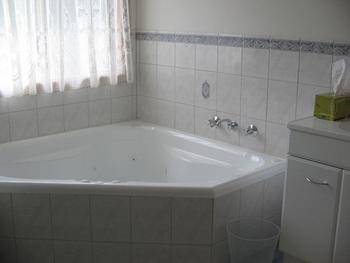 Burrungule SA Sydney Tourism