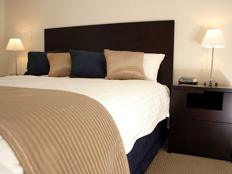 Macquarie Waters Boutique Apartment Hotel - Sydney Tourism 0