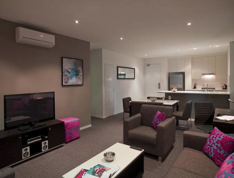 Meriton Serviced Apartments - Southport - Sydney Tourism 2