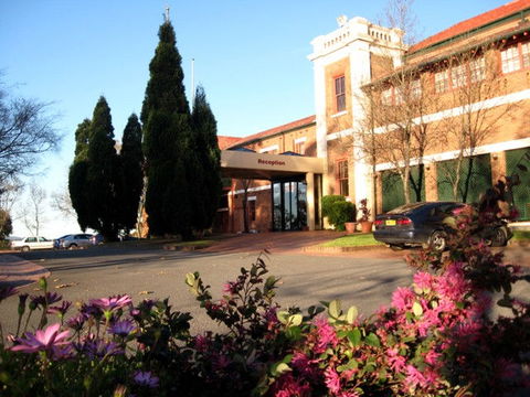 Monte Pio Motor Inn - Sydney Tourism 0