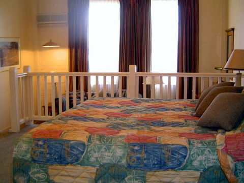 Monte Pio Motor Inn - Sydney Tourism 2