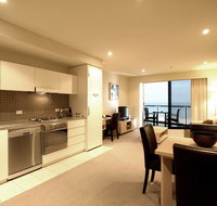 Oaks Plaza Pier - Sydney Tourism