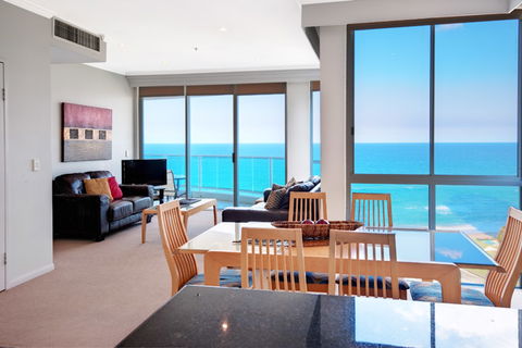 Pacific Views Resort - Main Beach - Sydney Tourism 0