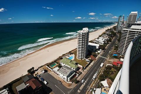 Pacific Views Resort - Main Beach - Sydney Tourism 4