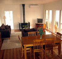 Strath Valley View B and B - Sydney Tourism