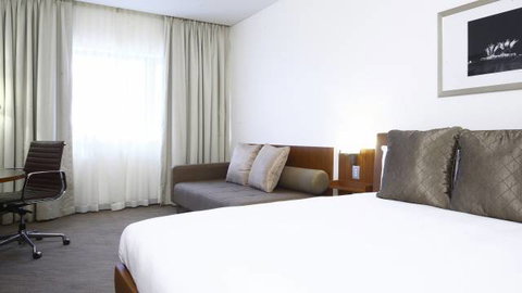 Novotel Canberra - Sydney Tourism 4