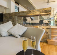 The Feathered Nest - Luxury Wildlife Retreat - Sydney Tourism