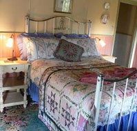 The Witches Garden - Cottage on the Creek - Sydney Tourism