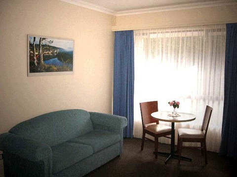 Victoria Lodge Motor Inn & Serviced Apartments - Sydney Tourism 0