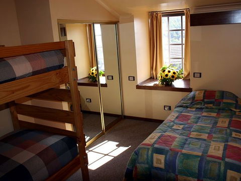 Village Family Motor Inn - Sydney Tourism 3