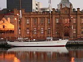 May Queen - Sydney Tourism 0