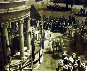 UQ Fryer Library - Sydney Tourism 0