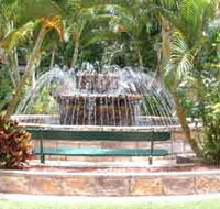Bauer and Wiles Memorial Fountain - Sydney Tourism