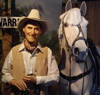 Big Golden Guitar Tourist Centre - Sydney Tourism
