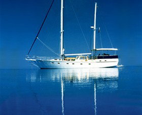 A Luxury Yacht On Sydney Harbour - Sydney Tourism 0