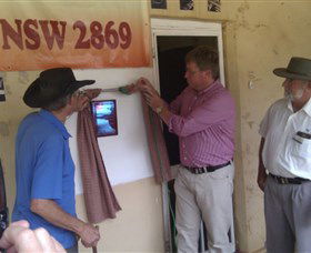 Peak Hill FM Community Radio Station - Sydney Tourism 1