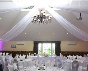 The Tangled Maze & Mistydowns Nursery - Sydney Tourism 7