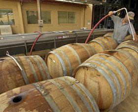 Charles Sturt University Winery Wagga Wagga - Sydney Tourism 1