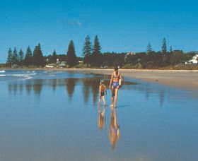 Brooms Head Main Beach - Sydney Tourism 1