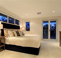 The Beach House Sanctuary Point - Sydney Tourism