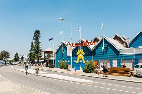 Fremantle Hop-On Hop-Off Tram Tour - Sydney Tourism 8