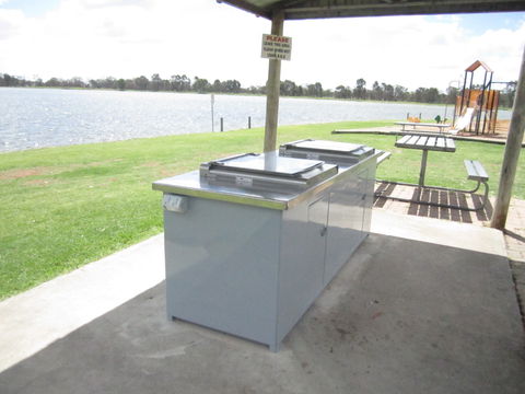 Gum Bend Lake - Sydney Tourism 1
