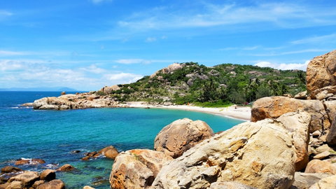 Horseshoe Bay - Bowen - Sydney Tourism 1