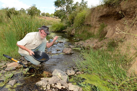 Gold Panning, Deep Creek - Sydney Tourism 0