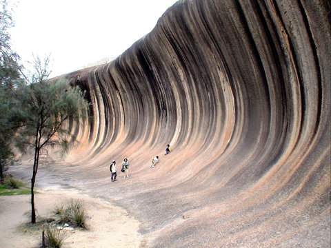 Wave Rock - Sydney Tourism 2