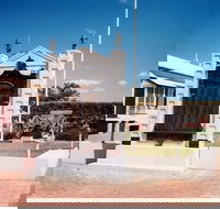 Gayndah War Memorial - Sydney Tourism