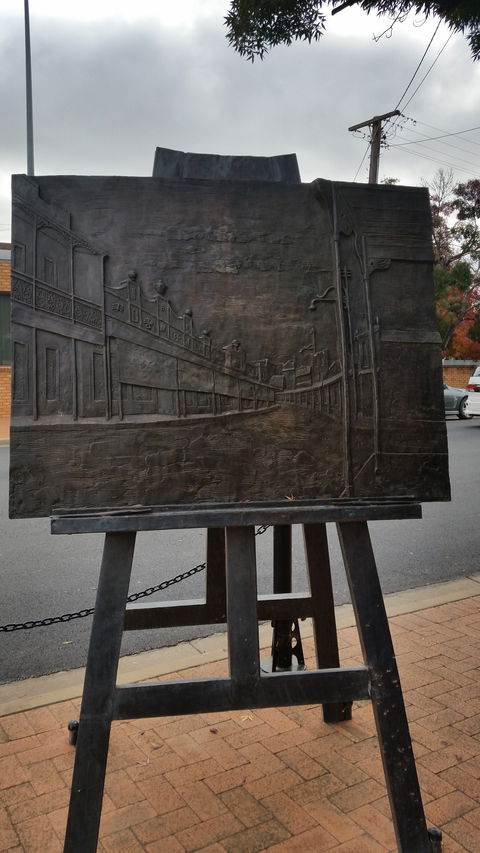 Russell Drysdale Easel Sculpture - Sydney Tourism 0