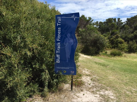 Bluff Track Fitness Trail - Sydney Tourism 0