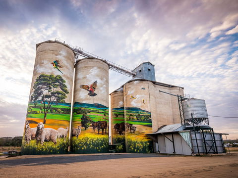 Grenfell Commodities Silos - Sydney Tourism 0