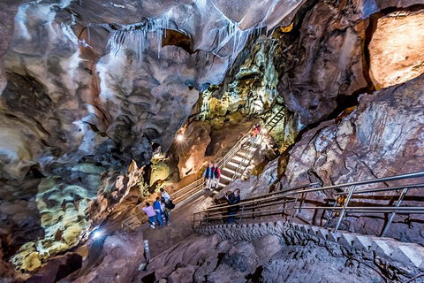 Jenolan Caves: Chifley Cave Tour - Sydney Tourism 3