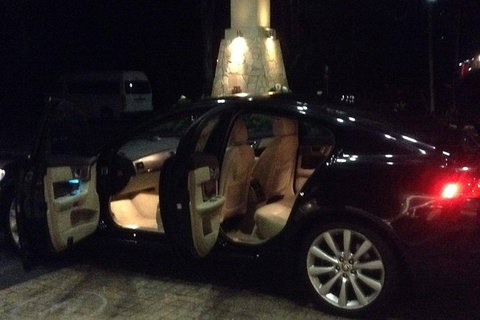 Jaguar Limousine Transfer Cairns Airport To City Or Return - Sydney Tourism 0