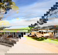 Two Hands Wines 'Flagship Vineyard Experience' - Sydney Tourism