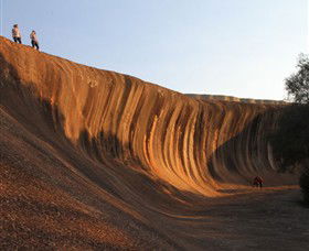 Wave Rock - Sydney Tourism 0
