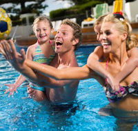 V3 Bar  Novotel Brighton Beach - Sydney Tourism